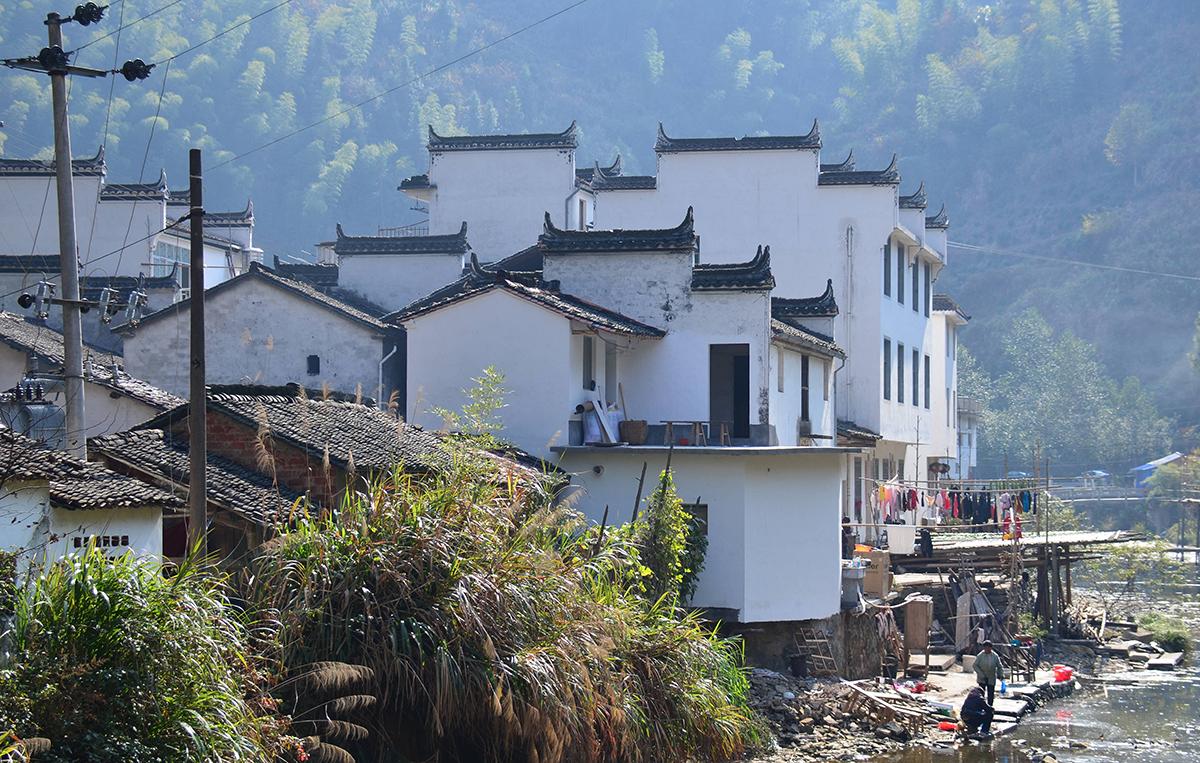 每日一景推荐: 中国最圆村庄, 山环水绕的婺源菊径!