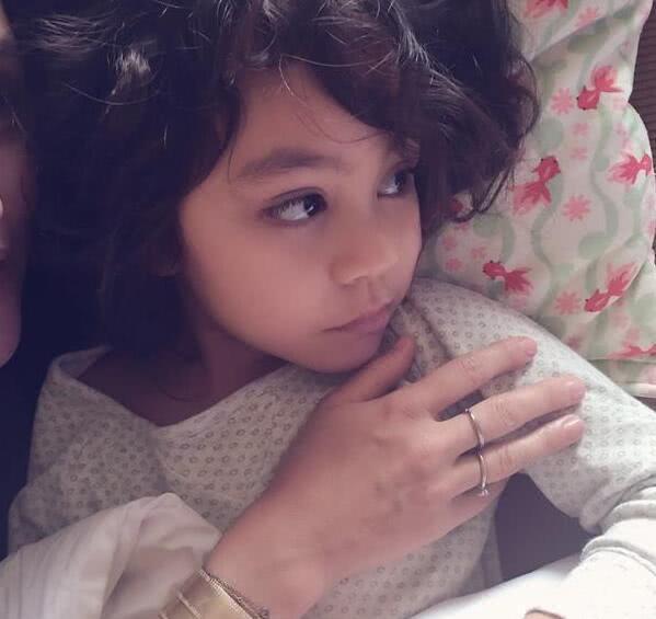 刘烨女儿霓娜长大了,曾经的小土妹大变样,网友:颜值太高了!