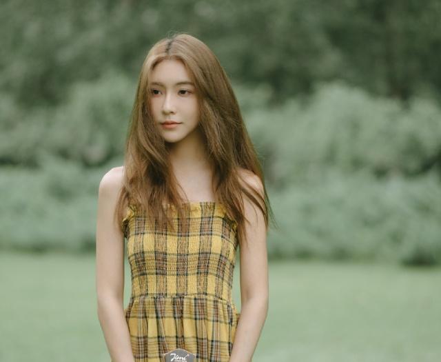 做出同样举动,并称用六年陪你演一部戏|洪欣|刘倩妤|张丹峰_新浪新闻