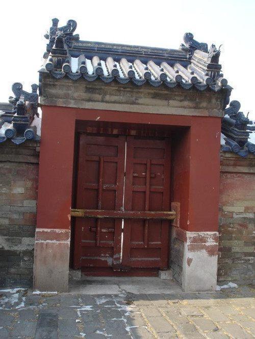 故宫有一道神秘小门,只容得下一个人,几千年来也只有一个人走过