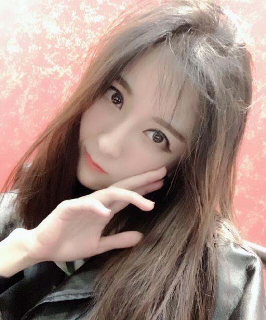 夏可可化身情感分析专家畅谈爱情 变身美食主播厨房睡衣秀