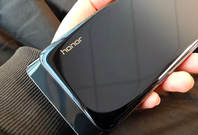 荣耀magic2正面超高屏占比滑盖全面屏能瞬间变解压神器