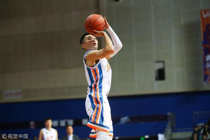 22年戎马倥偬 他是cba真正的传奇|刘炜|cba|上海队_新浪新闻