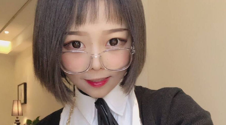 顾茜茜出道当歌手怎么能少得了杨清柠的支持