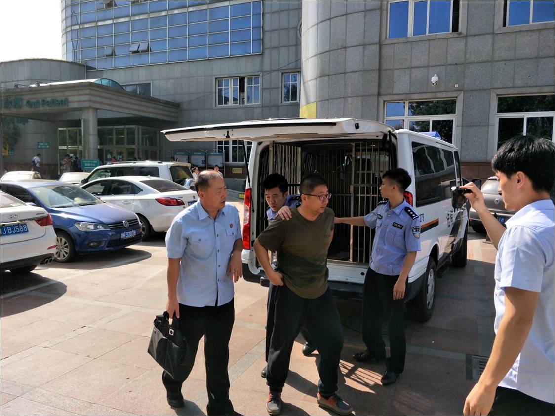 战斗在执行一线的老庭长——记滨海新区法院执行局执行一庭副庭长孙占