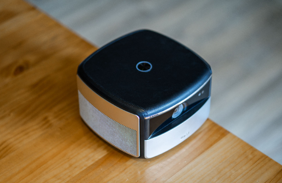 留给1080p旗舰的时间不多了坚果x3智能投影抢先普及4k新旗舰