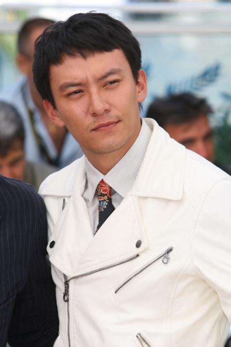 张震与戛纳的不解之缘,曾9次登上戛纳电影节|张震|卧虎藏龙|戛纳_新浪