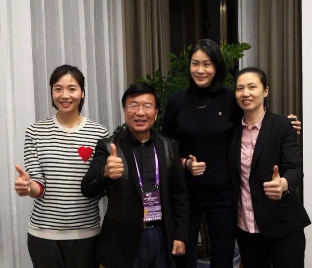 瘫痪12年汤淼晒新年愿望:愿一切痛苦结束!女儿汤臻臻即将2岁