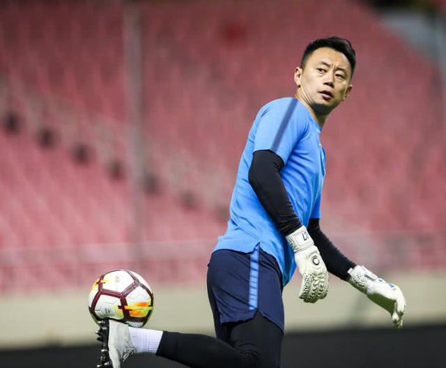 中超李帅现状如何?曾在恒大一战成名,现娶身材傲人妻子!