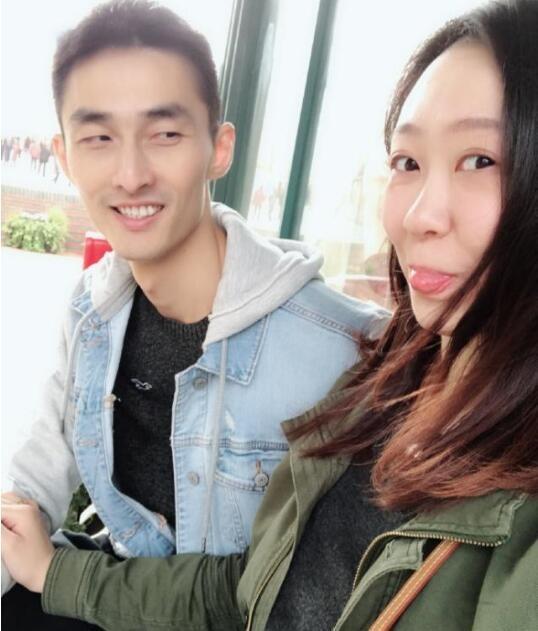中国女排张常宁不理非议,网上秀恩爱号召粉丝投票,力挺未婚夫