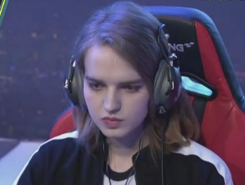 电竞变性花木兰了解下聊聊星际传奇女选手scarlett