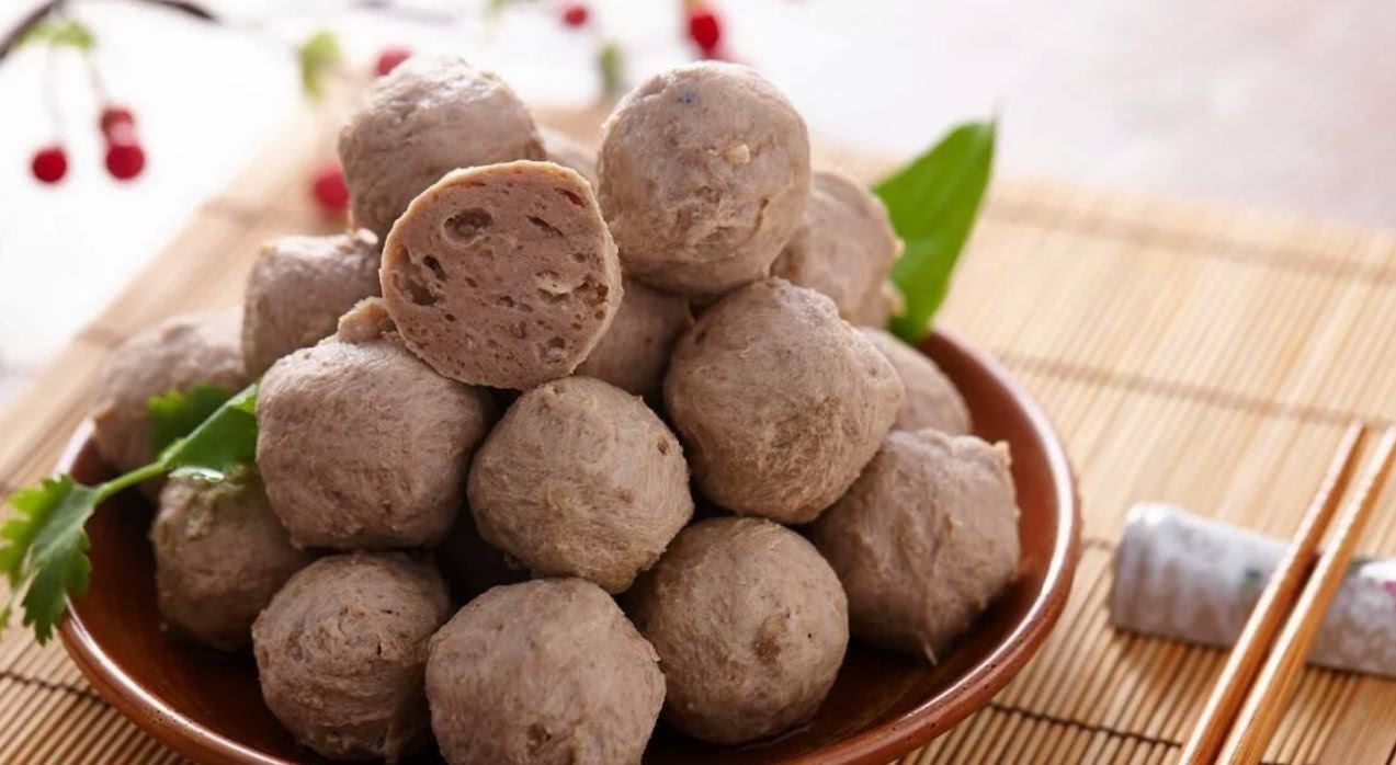 别再买速冻丸子了,教你潮汕牛肉丸的正宗做法,营养美味