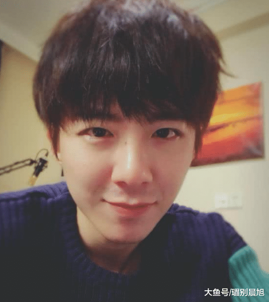 抖音刘宇宁旧照曝光却被身旁亲密女生抢镜网友没眼看