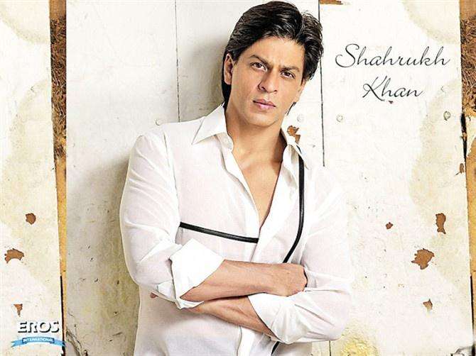 宝莱坞巨星沙鲁克汗鼓励被男人泼硫酸的女孩们做自己的英雄