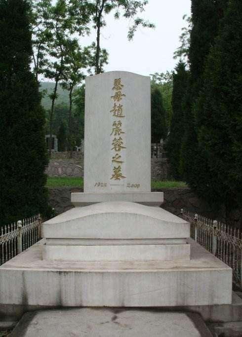 一首大中国红遍全国34岁高枫葬礼曝光他究竟是怎么死的