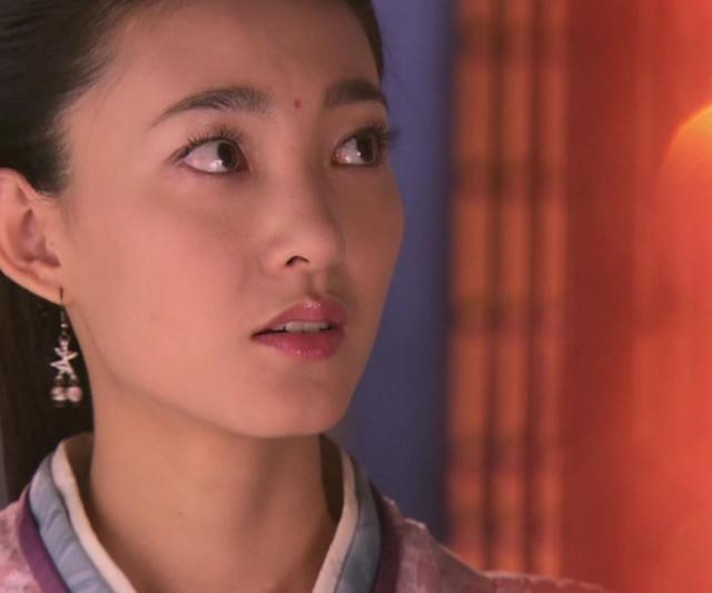 被王丽坤美到了,《上新了·故宫》里穿古装温婉又娴静,气质惊艳
