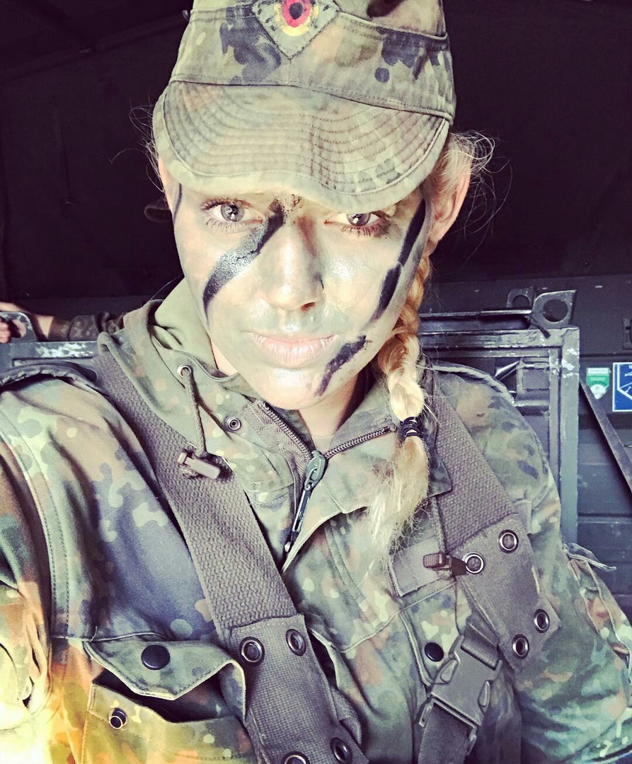 大量美照德国女兵长发飘飘如女神一般最后一张让人看了很动心