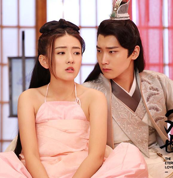 《旋风十一人》,饰演啦啦队一员于悦,而该剧是梁洁个人首部电视剧