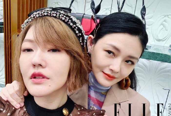 大小s姐妹花合体高调亮相,女神霸道总裁范儿,妹妹清新仙女范