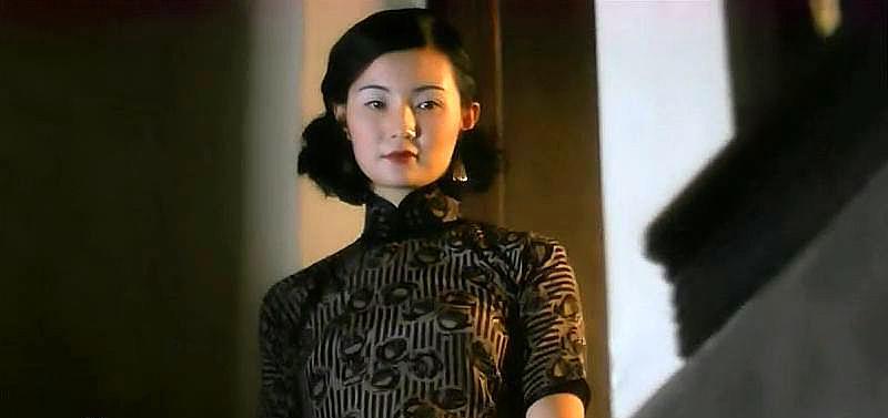 值得一提的是,在阮玲玉主演的所有电影中,她饰演了很多身世悲惨的角色