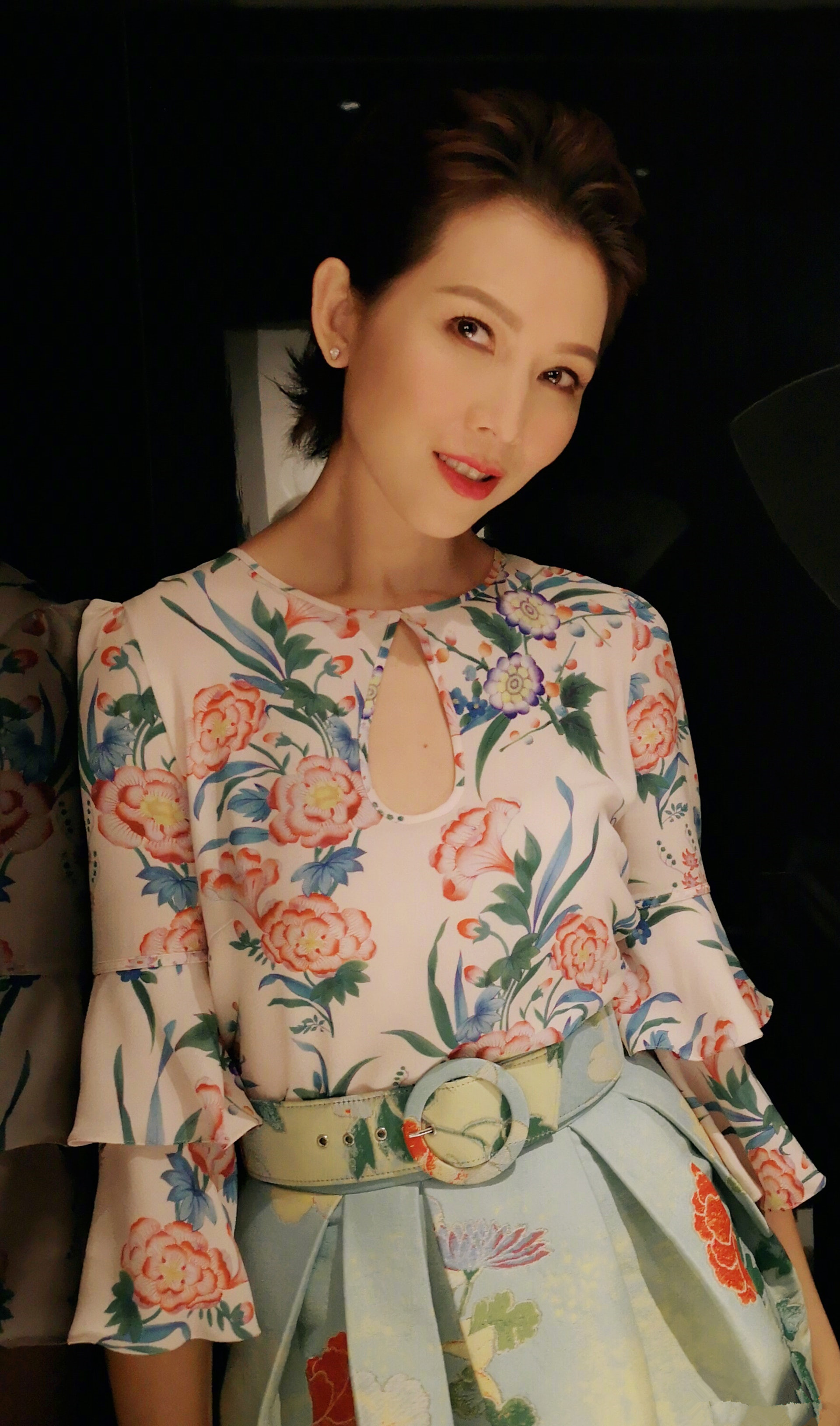 洪欣老公再爆与女经纪人密会7小时,酒店睡袍look画面曝光