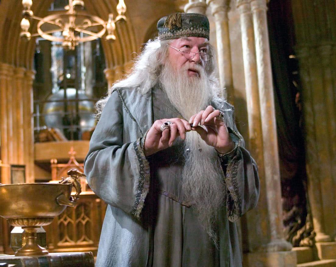 神奇动物2定档德普出演邓布利多的恋人原来校长实力单身