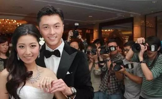 不止勾搭许志安,黄心颖再被爆与已婚香港男演员戏外手牵手!