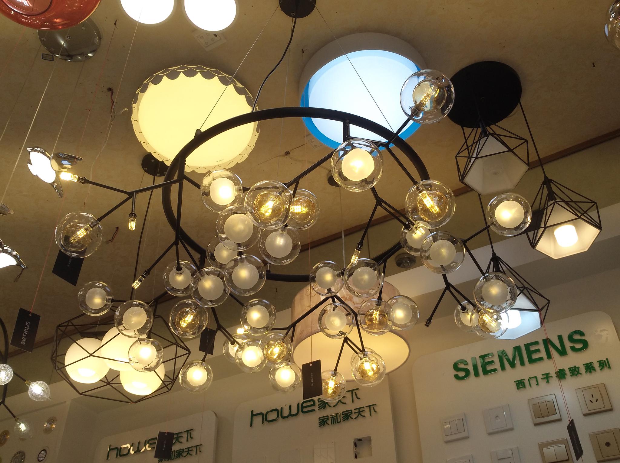 买灯具找成都靠谱的实体店,还是网店?