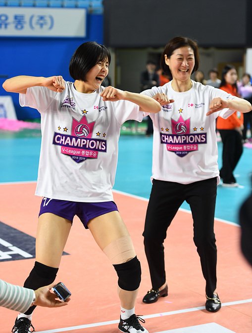 韩国女排|李在英|朱婷_新浪新闻