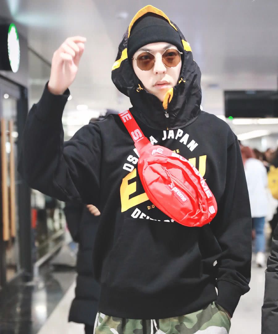 卜凡一身潮装现身却爱戴老头帽幸亏气场强大