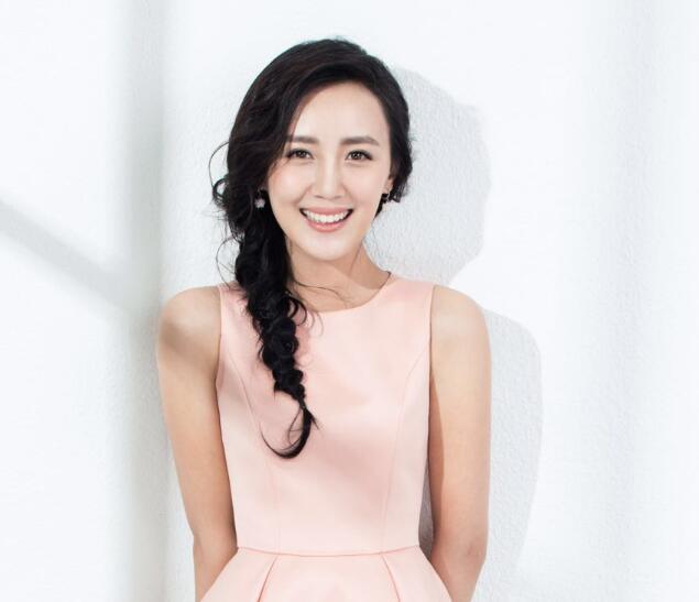 婆婆是吕丽萍公公是张丰毅出道5年不红和靳东搭档意外走红