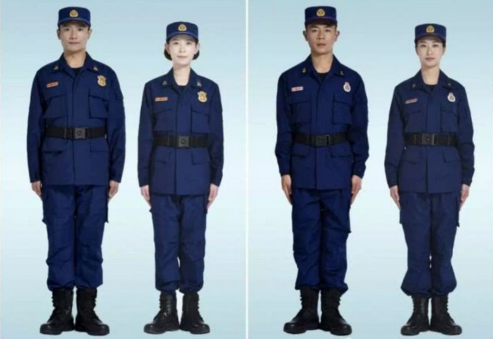 的蓝色历经八次改革后,一身火蓝制服让我们看见中国消防越来越专业化