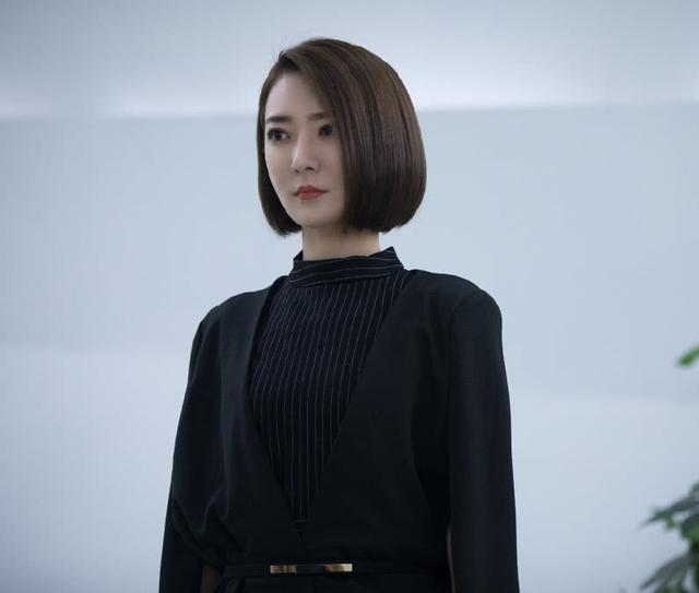 才专门查了一下这位美女,盖雨嘉在这部剧中饰演的是中川凉介的女保镖