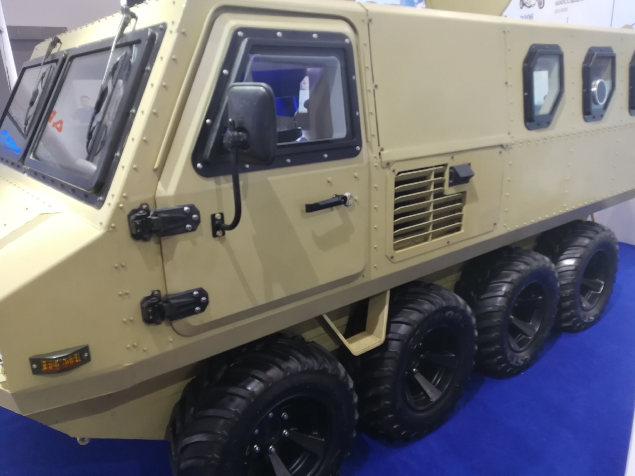 陆军"山猫"家族再添新成员|山猫|装甲运兵车|全地形车_新浪网