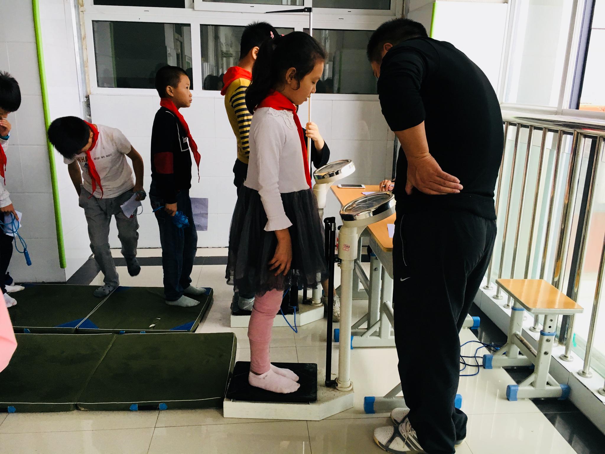 郑州市薛岗小学开展学生体质健康测试工作