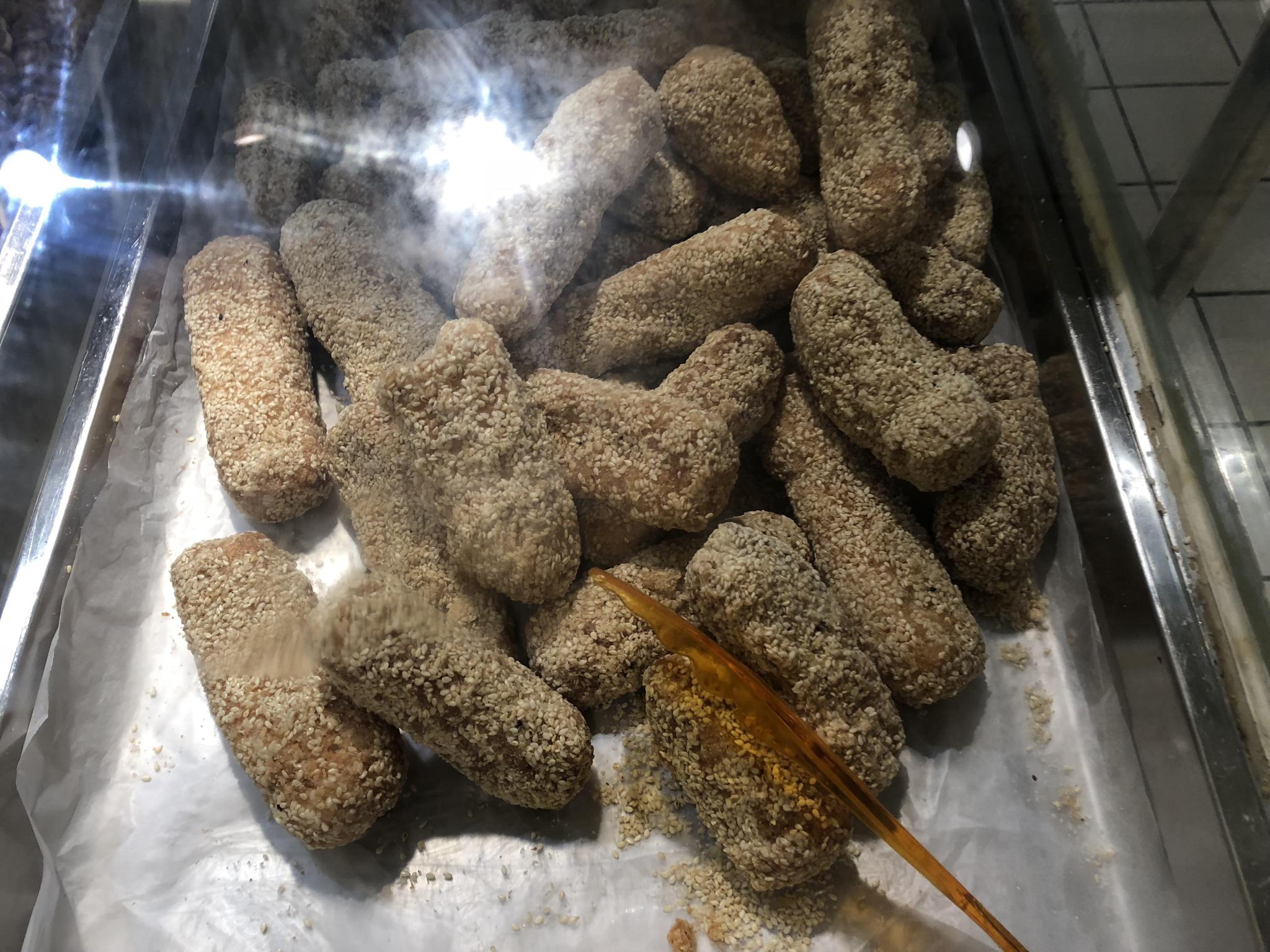 小时候最爱吃的一种糖,味道永生难忘,可惜现在的人都不认识它了