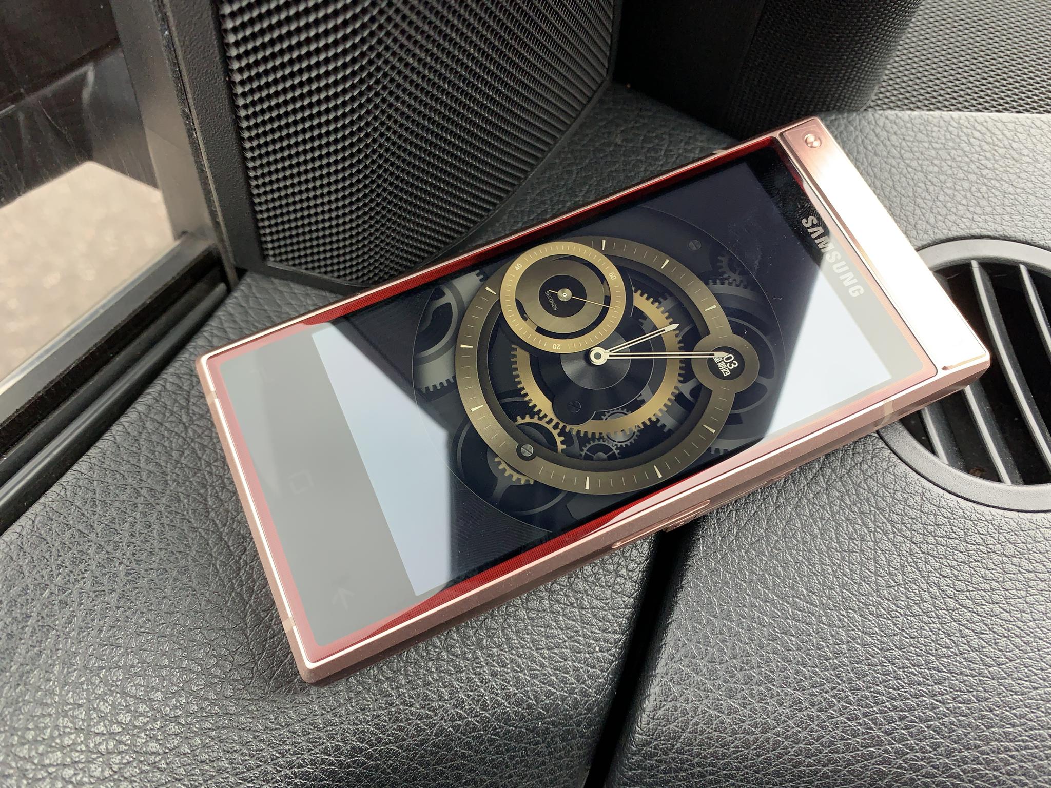 三星w2019被完美复刻便宜近四分之三国产品牌再立功