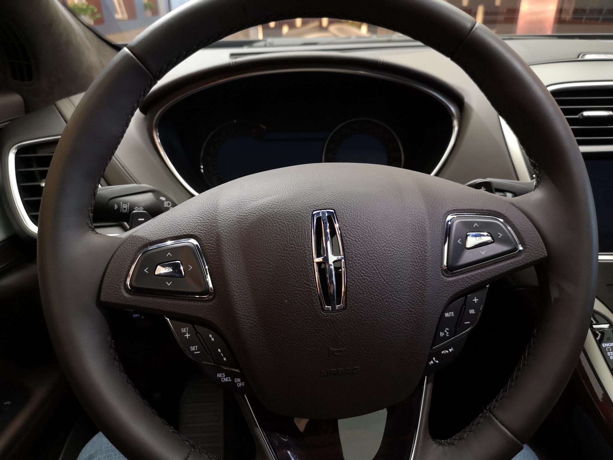配v6双涡轮增压 到店看林肯mkx 2.7t四驱总统顶配-新浪汽车