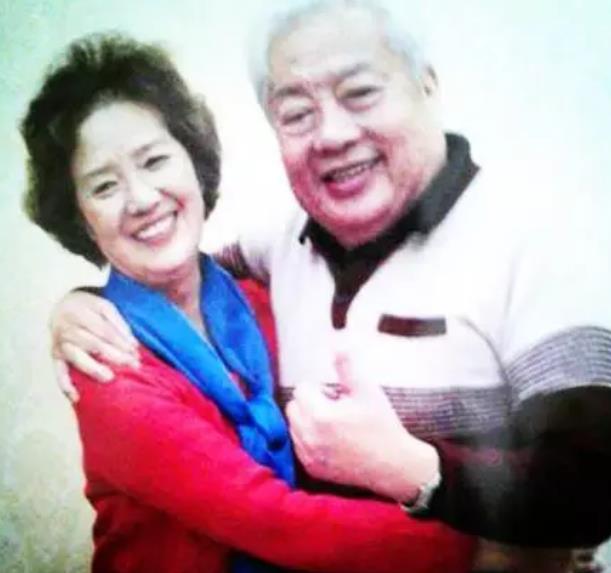 80岁如来佛朱龙广办生日宴和50年金婚妻子相濡以沫好羡慕