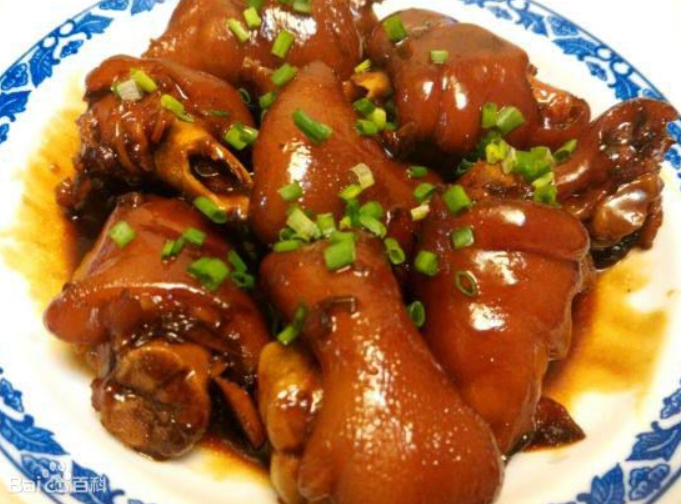 怎么做猪蹄好吃?菜鸟都能做出美味啤酒烧猪蹄!