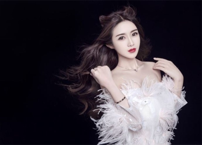 静静近期直播状态好,利哥说:坚持两个月,她将成为舞帝公会一姐