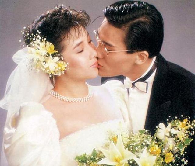 原配妻子,和大6岁老公恩爱了31年,双胞胎女儿美得太离谱