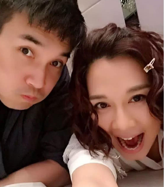 晒晒张铎和陈松伶的豪宅,餐厅布置像个西餐厅__财经头条