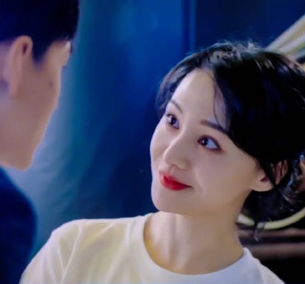 《青春斗》郑爽饰演向真突破角色,网友却不敢再看香葱撒糖