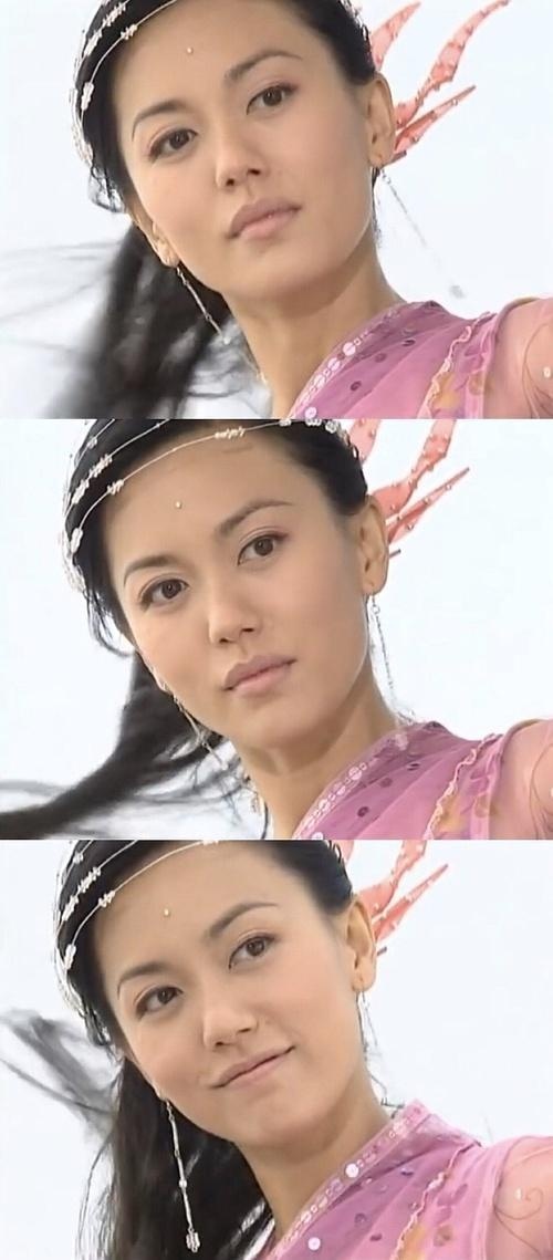 如今快五十的郭妃丽完全看不出岁月带走些什么,还是依旧青春靓丽.
