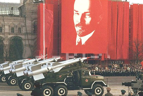 苏联如何利用红场阅兵忽悠北约?