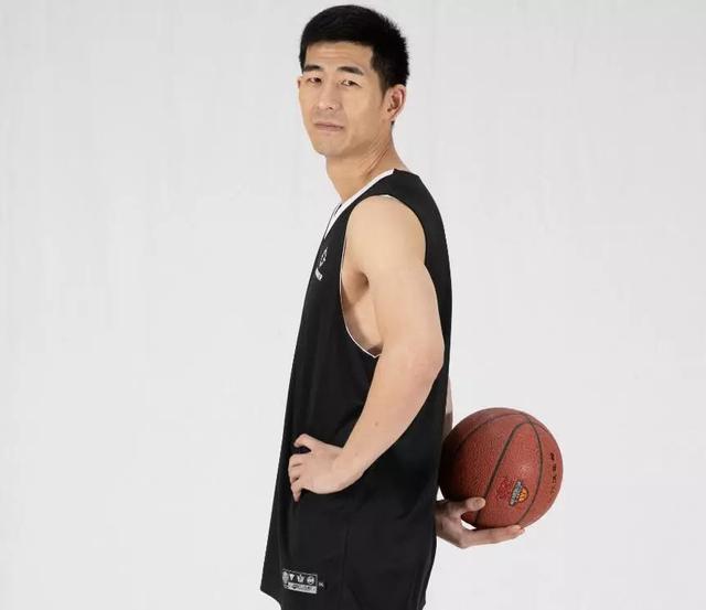 安徽文一签下cba全明星球员周启新他曾抢断麦迪一战成名