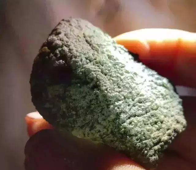 重30克的翡翠原石竟加工出这么漂亮的成品?