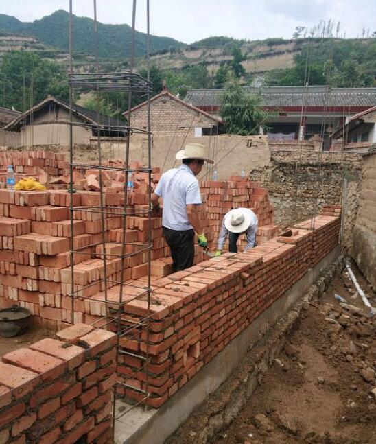 小气鬼只花了12万自建一层平房,完工后成全村男女老少谈资笑柄