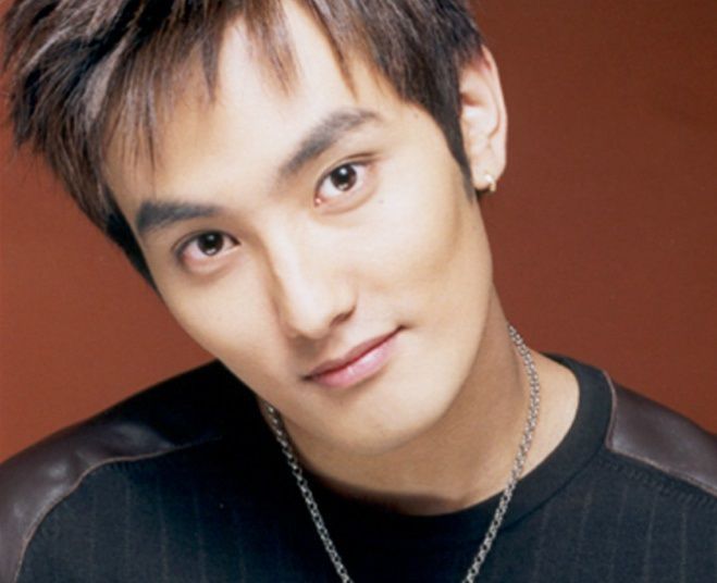 如何評價前hot成員安七炫kangta